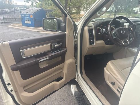 Used 2017 RAM 1500 Laramie w/ Convenience Group AWD/4WD image 19