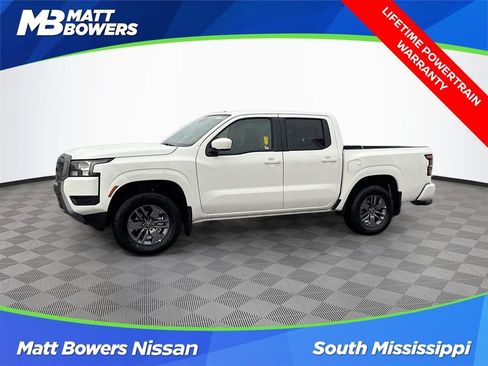 Certified 2025 Nissan Frontier SV AWD/4WD image 1