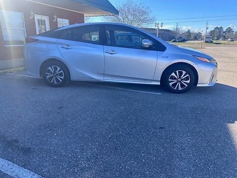 Used 2017 Toyota Prius Prime Plus image 6