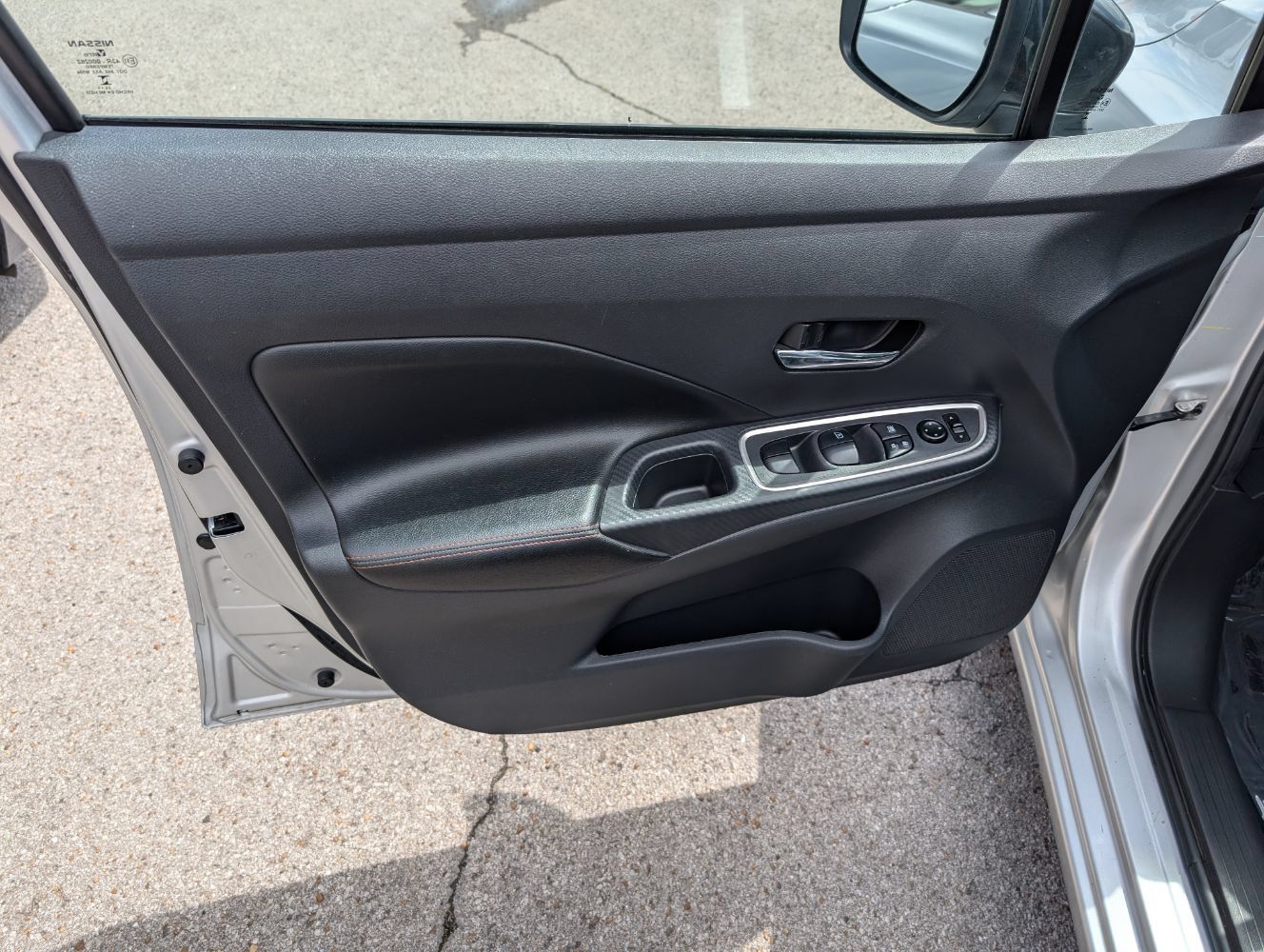 Used 2025 Nissan Versa SR w/ Trunk Package FWD image 11