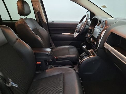 Used 2016 Jeep Compass Latitude image 21