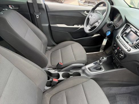 Used 2022 Hyundai Accent SE FWD image 11