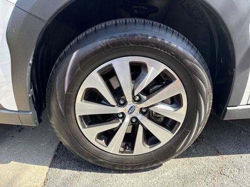 Certified 2025 Subaru Outback Premium image 5