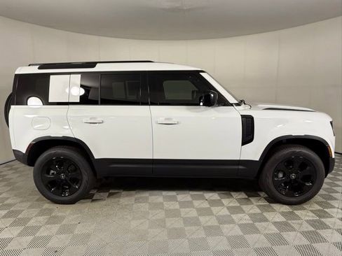 New 2025 Land Rover Defender 110 S image 7