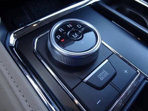 Used 2023 Ford Expedition XLT image 39