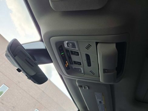 Used 2023 GMC Acadia Denali w/ Denali Ultimate Package AWD/4WD image 36