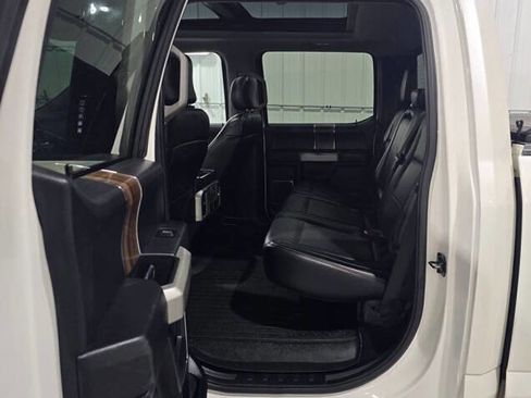 Used 2017 Ford F150 Lariat image 9