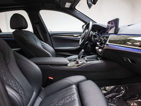 Certified 2023 BMW 530e w/ M Sport Package image 18