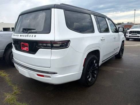 Used 2022 Jeep Grand Wagoneer Series II AWD/4WD image 6