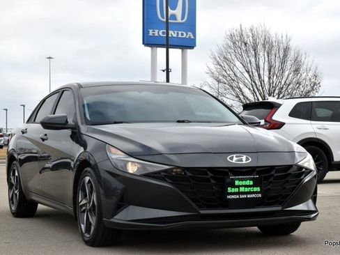 Used 2023 Hyundai Elantra SEL w/ Convenience Package image 2