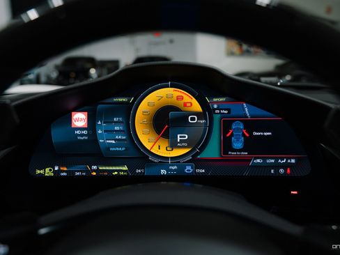 Used 2022 Ferrari SF90 Spider image 46