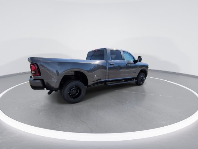 New 2026 RAM 3500 Big Horn AWD/4WD image 8