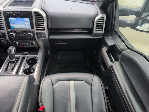 Used 2018 Ford F150 Platinum w/ Equipment Group 701A Luxury image 31