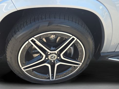 Certified 2026 Mercedes-Benz GLS 450 4MATIC image 37