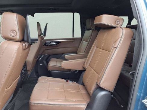New 2026 Chevrolet Suburban High Country AWD/4WD image 10