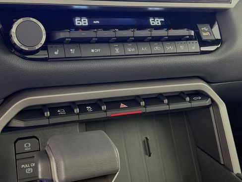 New 2026 Toyota Tundra Limited AWD/4WD image 19