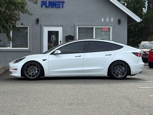 Used 2022 Tesla Model 3 Long Range AWD/4WD image 8