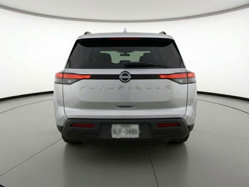 Used 2025 Nissan Pathfinder SV image 7