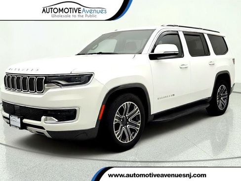 Used 2022 Jeep Wagoneer Series III AWD/4WD image 1