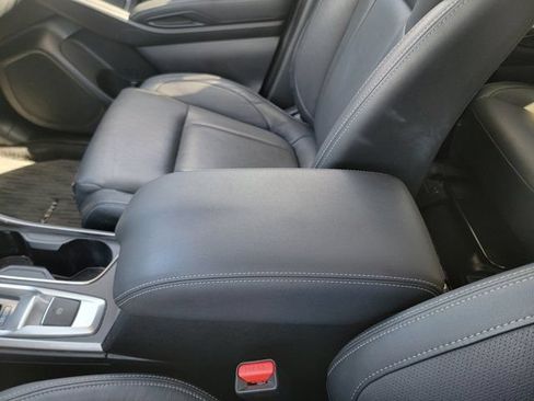 Used 2022 Subaru Ascent Limited AWD/4WD image 28