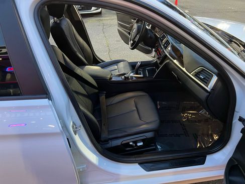 Used 2017 BMW 320i Sedan image 23