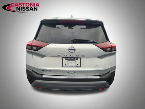Used 2021 Nissan Rogue SV image 13