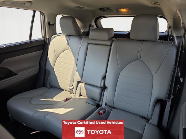 Certified 2021 Toyota Highlander XLE AWD/4WD image 15