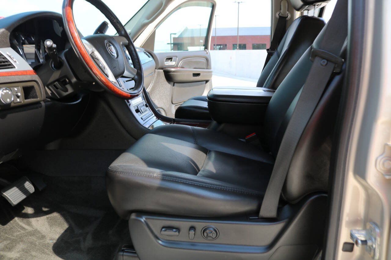 Used 2007 Cadillac Escalade AWD image 89