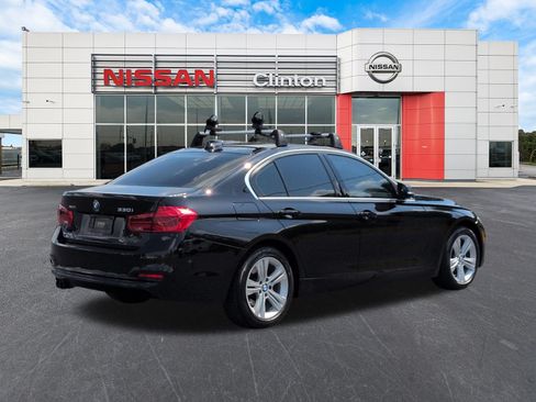Used 2018 BMW 330i xDrive Sedan AWD/4WD image 3