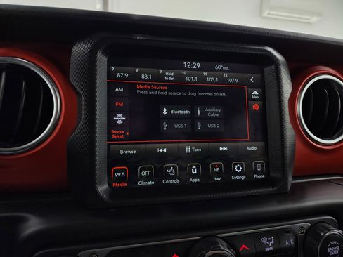 Used 2021 Jeep Wrangler Unlimited Rubicon image 38