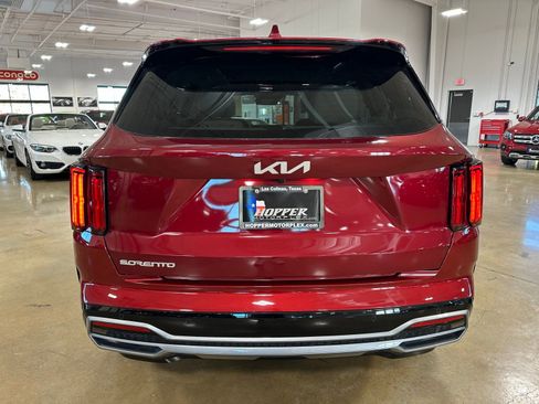 Used 2023 Kia Sorento SX image 7