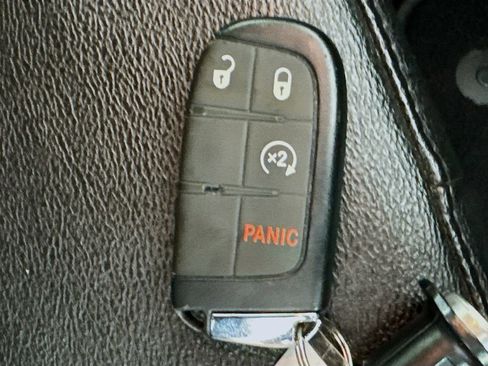 Used 2025 Jeep Compass Limited AWD/4WD image 35
