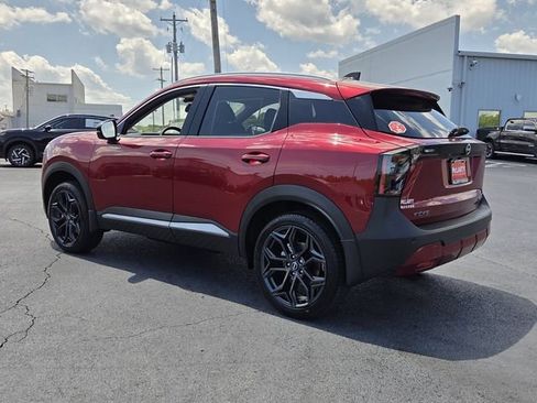 New 2026 Nissan Kicks SR AWD/4WD image 3