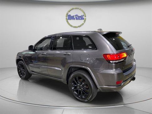 Used 2019 Jeep Grand Cherokee Altitude AWD/4WD image 3