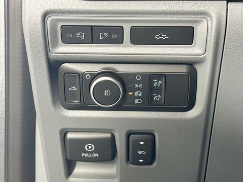 Used 2021 Ford F150 Lariat w/ Equipment Group 502A High image 10