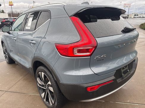 Certified 2023 Volvo XC40 B5 Ultimate w/ Protection Package Premier image 8