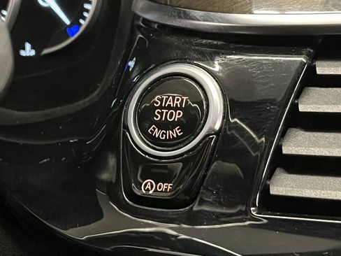 Used 2018 BMW 530i xDrive AWD/4WD image 16