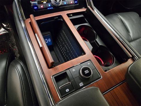 Used 2024 Lincoln Navigator L 4WD image 40