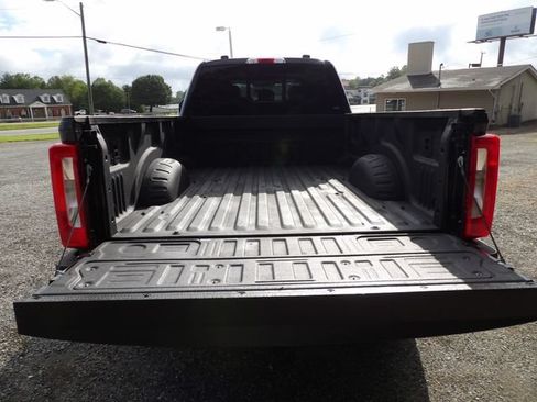 Used 2024 Ford F250 XLT AWD/4WD image 11
