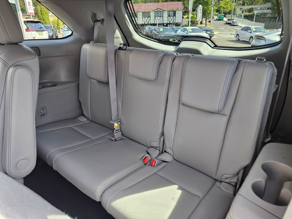 Used 2016 Toyota Highlander XLE AWD/4WD image 17