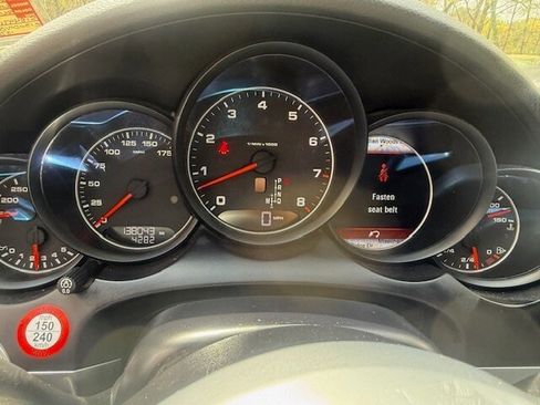 Used 2017 Porsche Cayenne Platinum Edition image 29