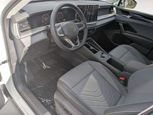 New 2026 Volkswagen Tiguan SE image 11