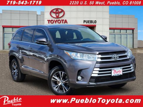Used 2019 Toyota Highlander Plus AWD/4WD image 1