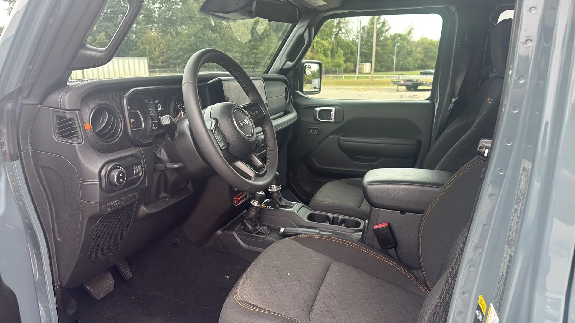 Used 2026 Jeep Gladiator Mojave AWD/4WD image 17