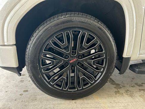 Used 2020 GMC Sierra 1500 Denali w/ Technology Package RWD image 14
