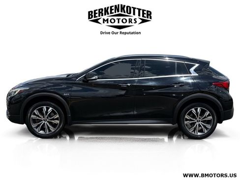 Used 2017 INFINITI QX30 Premium w/ Navigation Package AWD/4WD image 6