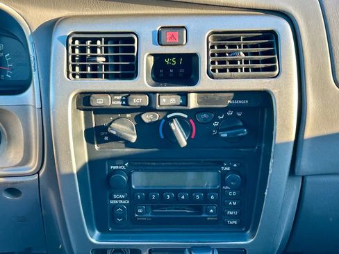 Used 2002 Toyota 4Runner SR5 image 22