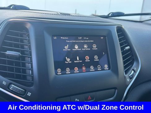 Used 2020 Jeep Cherokee Latitude Plus w/ Comfort/Convenience Group image 12