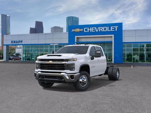 New 2026 Chevrolet Silverado 3500 LT w/ Convenience Package image 8