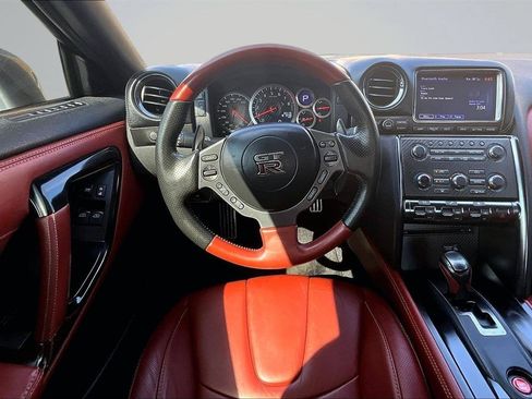 Used 2015 Nissan GT-R Premium AWD/4WD image 8